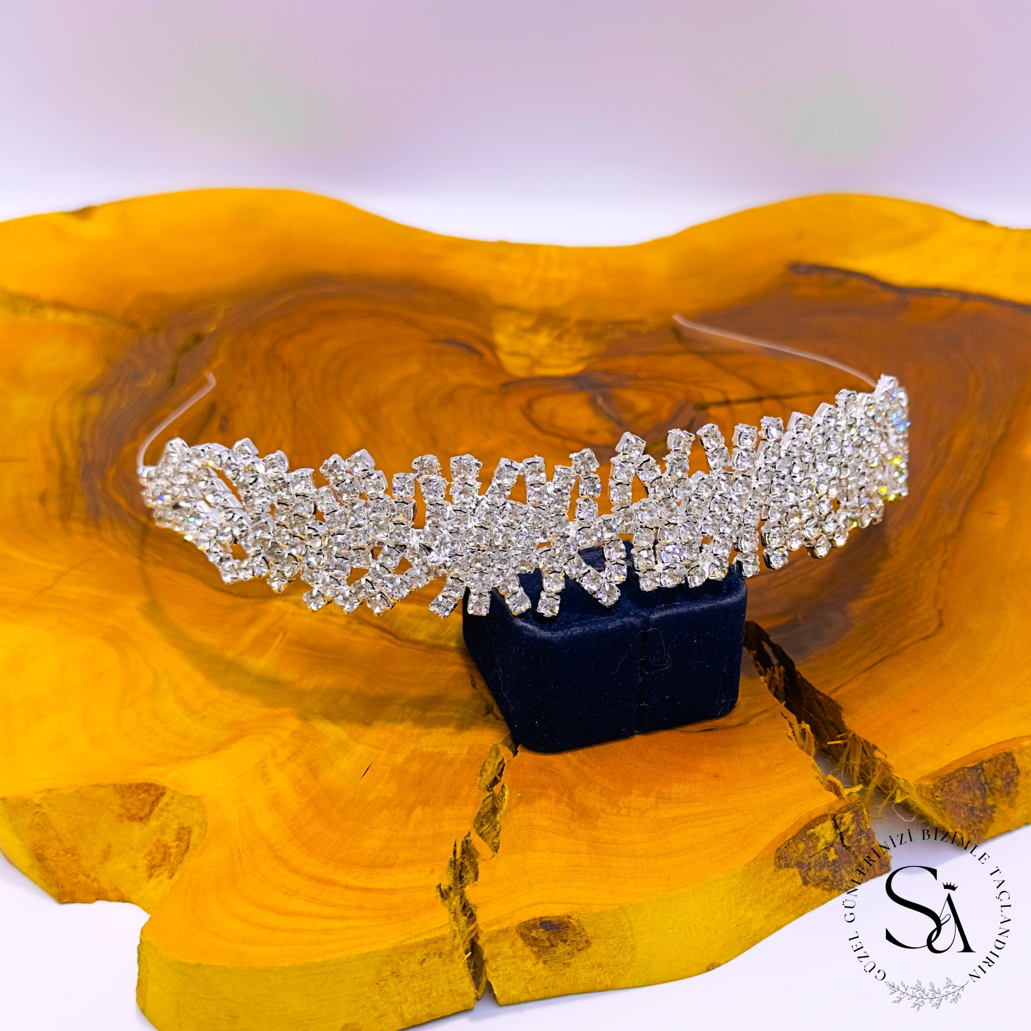 Kristal%20taşlı%20şık%20ve%20zarif%20gelin%20tacı